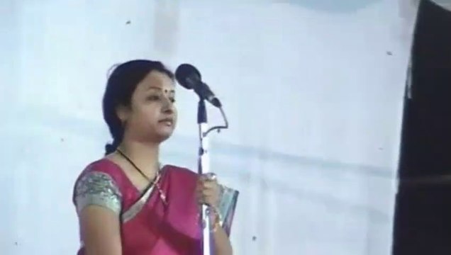 Hasya Kavi Pandit Ashok Nagar or Khubsurat Kaviyitri Deepika Mahi Ke bich Behtreen Hasya Nokjhok