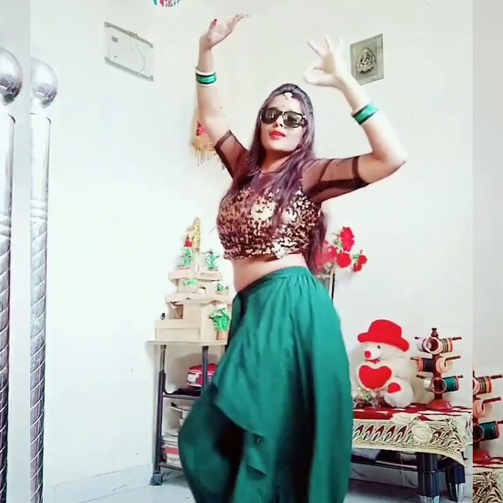 Sonam Singh dance video  recording dance Bhojpuri  Mk Singh  Sonam Singh new Bhojpuri recording dance Sonam Singh vigo video