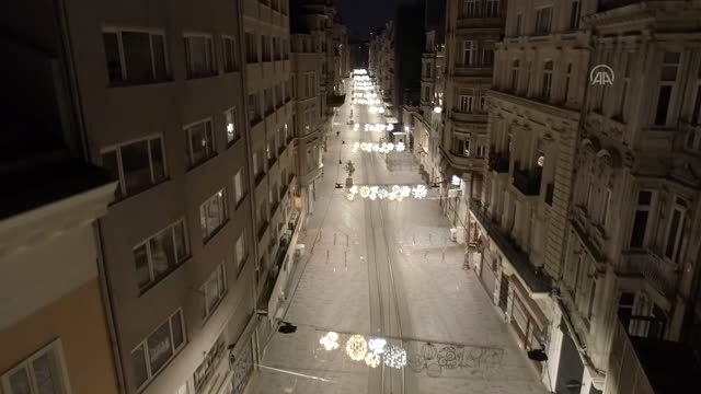 (DRONE) İstanbul'un tarihi yerleri sessizliğe büründü - İstiklal Caddesi ve Taksim