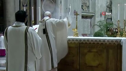 - Papa tarihte ilk kez cemaatsiz Paskalya ayini düzenledi