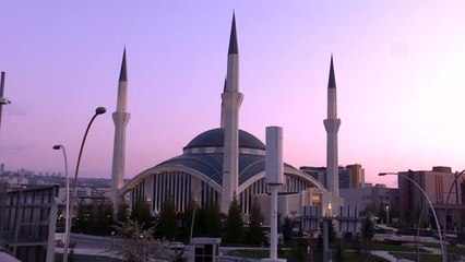 Başkentin cadde ve meydanları sessizliğe büründü (1)