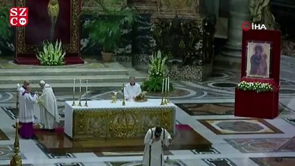 Papa tarihte ilk kez cemaatsiz Paskalya ayini düzenledi