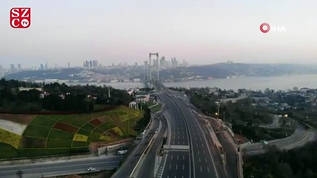 Sokağa çıkma yasağı nedeniyle boş kalan 15 Temmuz Şehitler Köprüsü havadan görüntülendi