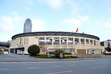 İstanbul'un meydanları boş kaldı