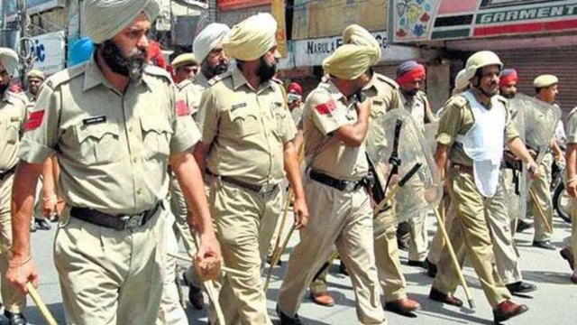 Shatak: Cops attacked by Nihang Sikhs in Patiala