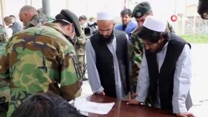 Taliban 20 Afgan esiri serbest bırakıyor