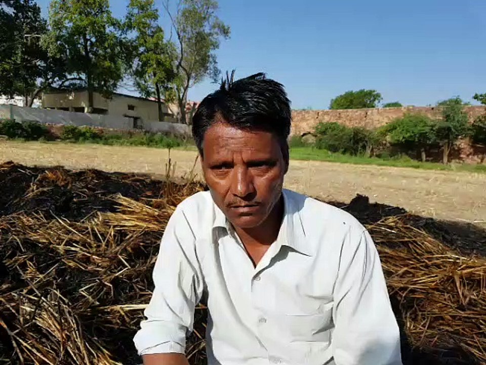 आगरा: सवा बीघा गेंहू की कटी हुई फसल में लगी आग