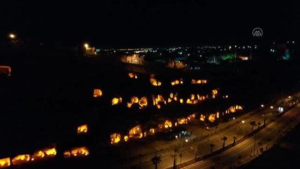 Şanlıurfa'daki 2 bin yıllık kaya mezarları ışıklandırıldı