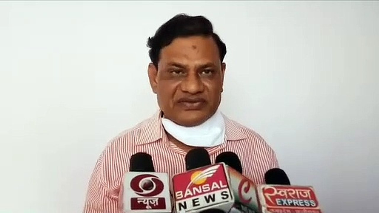 उमरिया: कोरोना वायरस से बचाव को लेकर कमिश्नर ने किया जिला अस्पताल का निरीक्षण