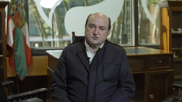 El PNV pide a los abertzales lucir la ikurriña en el balcón para celebrar el Aberri Eguna