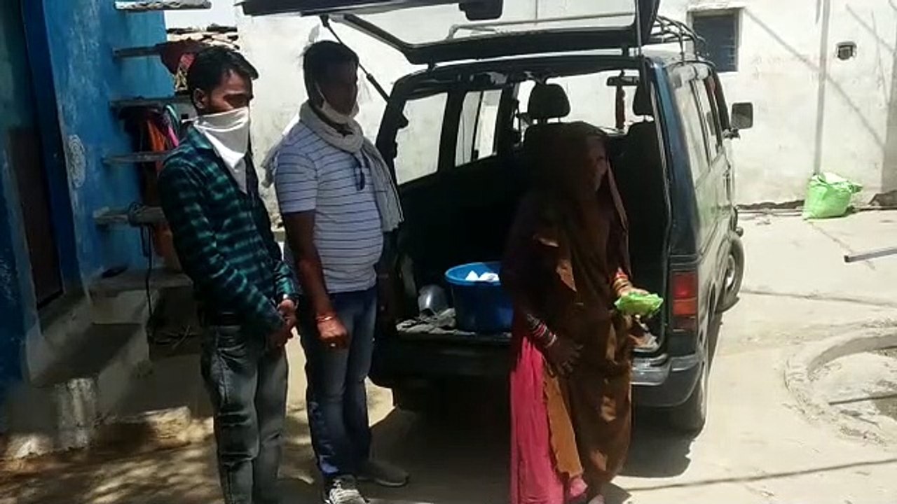 शमशाबाद: निर्धन गरीब असहाय लोंगों की मदद में आगे आये ग्रामीण जन व समाजसेवी