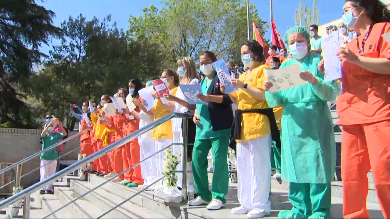 Policía Municipal homenajea al Gregorio Marañón con una actuación musical