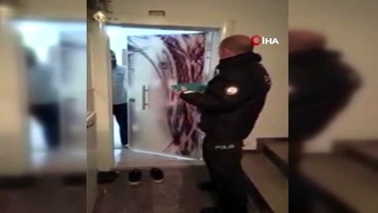 Polis ekiplerinden 2 yaşındaki kız çocuğuna emzik