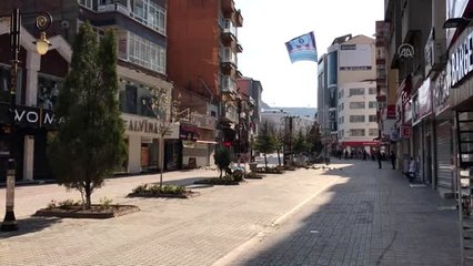 "Evde kal" çağrısına riayet ediliyor