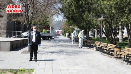 (12 Nisan 2020) MELİKGAZİ’DE YÜZLERCE TEMİZLİK İŞÇİSİ İLÇEYİ BAŞTAN SONA TEMİZLEDİ