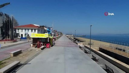 Bursa sahilleri sokağa çıkma yasağı sonrası kedi, köpek ve güvercinlere kaldı