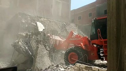 حملة لإزالة التعديات على أراضى الدولة واسترداد 8 أفدنة بمطروح