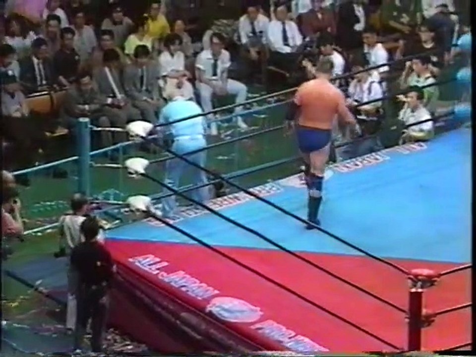 AJPW - 06-08-1990 - Terry Gordy (c.) vs. Stan Hansen (Triple Crown Title)