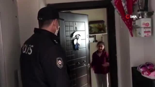 Çekmeköy'de 4 kardeş evdeki bütün kitapları okudu, polislerden yeni kitap istedi