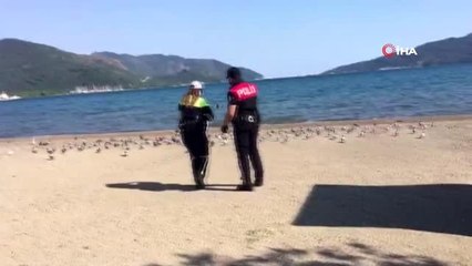 Marmaris polisi sokak hayvanlarını unutmadı