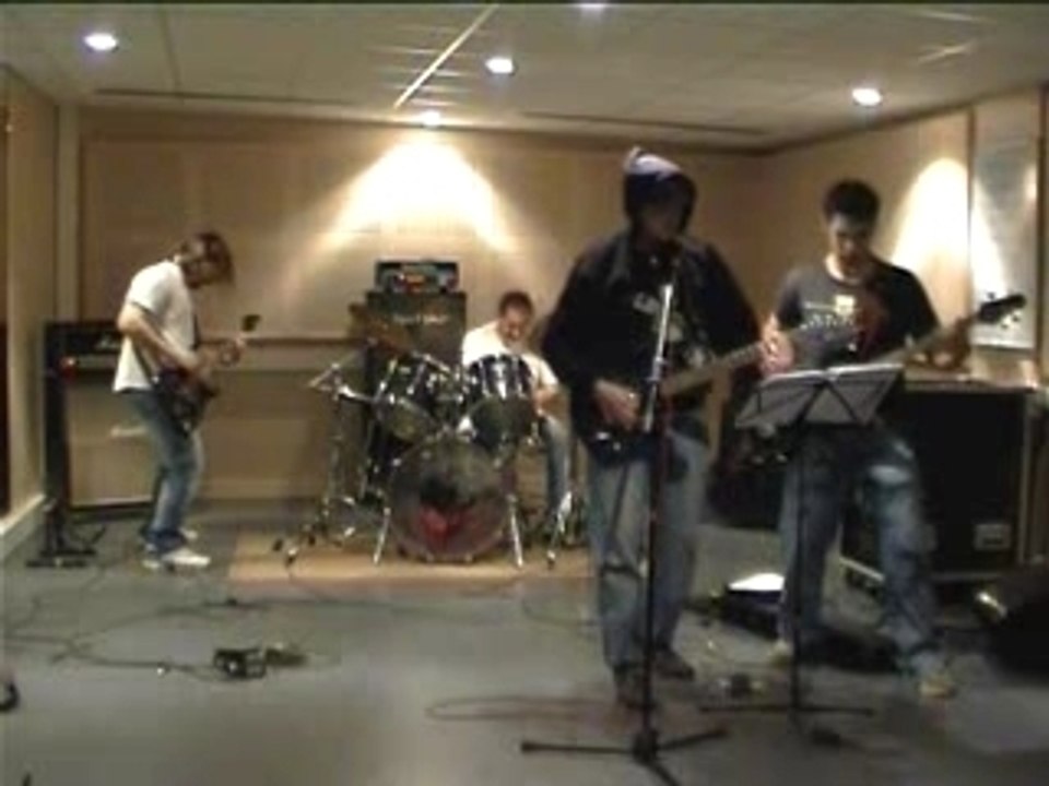 Tourettes_by_green_case