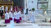 Papa pide “contagio de la esperanza” en solitaria Pascua por coronavirus