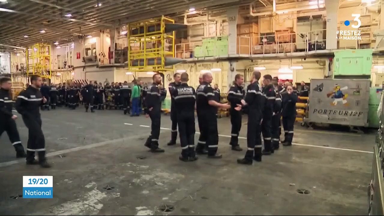 Armée : le porte-avions Charles de Gaulle rentre en France pour soigner les militaires atteints du coronavirus