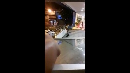 Sargento da PM toca música em frente a hospital em Cachoeiro de Itapemirim