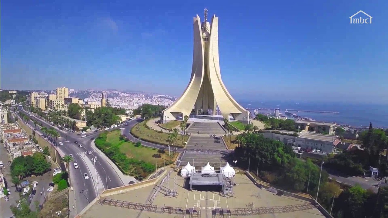 نظرة على حياة النجوم في الجزائر خلال زمن كورونا بصدى الملاعب