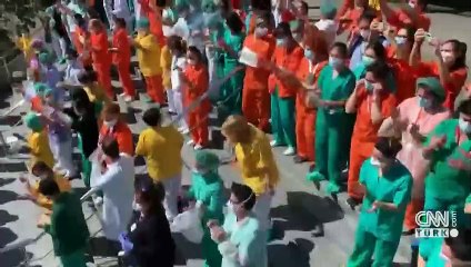 Polisler çaldı doktorlar oynadı