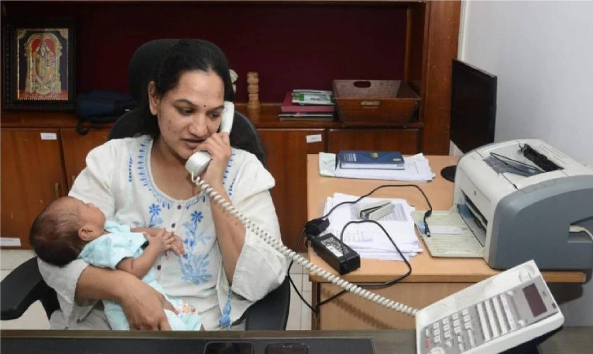 Corona: Commissioner returns to work with a month-old baby