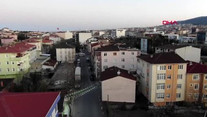 ÇATIYA ÇIKAN GENÇLERİ POLİS DRONE İLE UYARDI