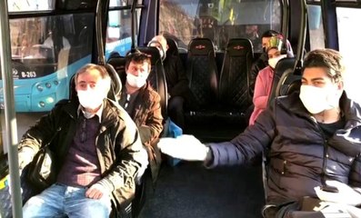 Şoförü cezadan kurtarmak isteyen yolcudan "biz inelim ceza yazmayın" önerisi