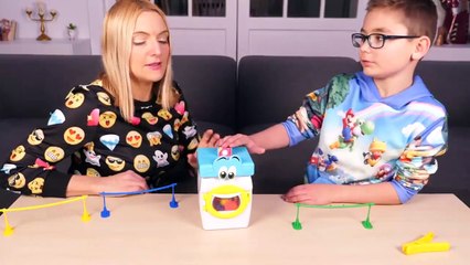 A QUI EST CETTE CHAUSSETTE SALE  Wally la machine à laver (jeu de société)