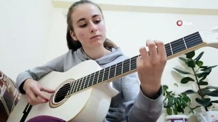 Karslı öğrencilerden "Evde Kal" çağrısı