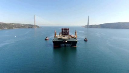 Dev petrol arama platformu "Scarabeo 9" İstanbul Boğazı'ndan geçiyor