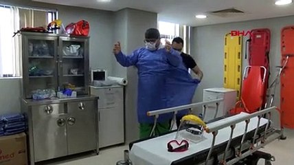 Скачать видео: Koronavirüsü yenen acil doktoru görevine alkışlarla döndü