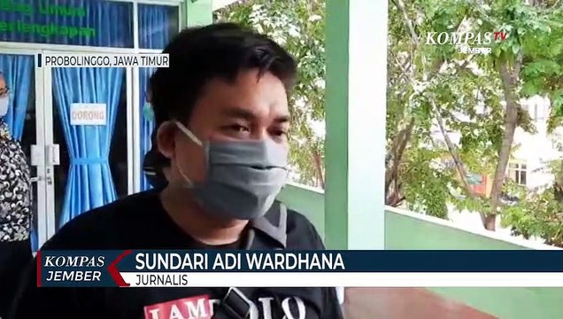 Jurnalis Bagikan Alat Pelindung Diri ke Petugas Medis