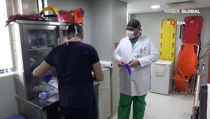 Download Video: Koronavirüsü yenen acil doktoru görevine alkışlarla döndü