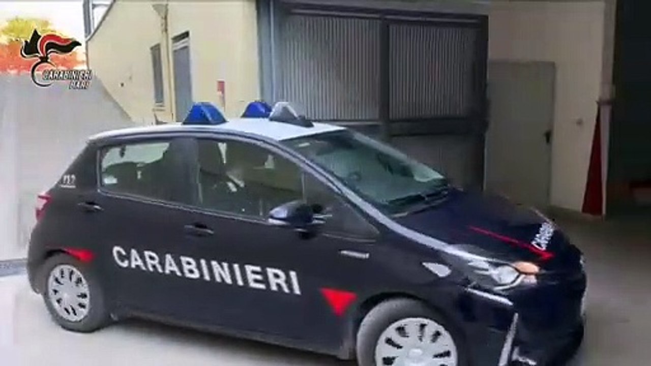 Barletta: scoperti armi e droga nel giorno di Pasqua, smantellata "centrale dello spaccio" - video