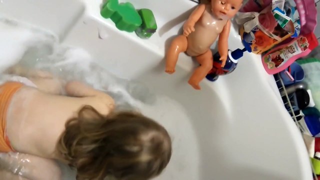 João Paulo de Carvalho Lofiego - Brincando no Banho