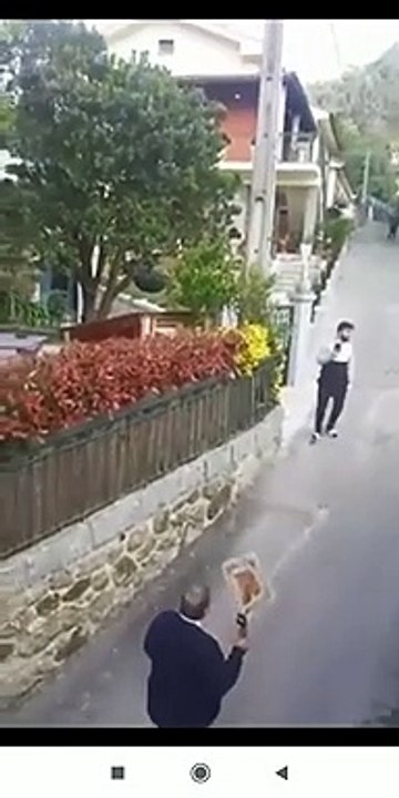 Em Amares (Braga) a cruz da Páscoa também “visitou” algumas casas para ser beijada