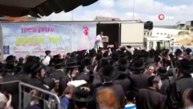 Paskalya yumurtası sosyal mesafeyi unutturdu