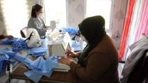 Ezine Sosyal Dayanışma Merkezinde maske üretimi başladı