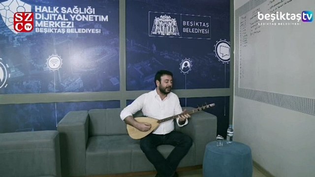 Belediye Başkanı vatandaşlara türkü söyledi, sesiyle mest etti