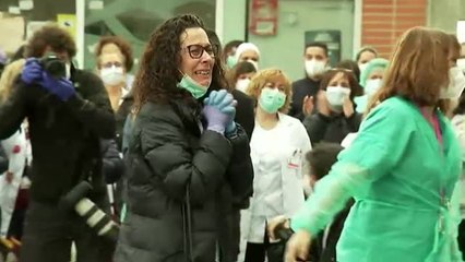 Emotivos homenajes a los dos últimos sanitarios fallecidos por COVID-19