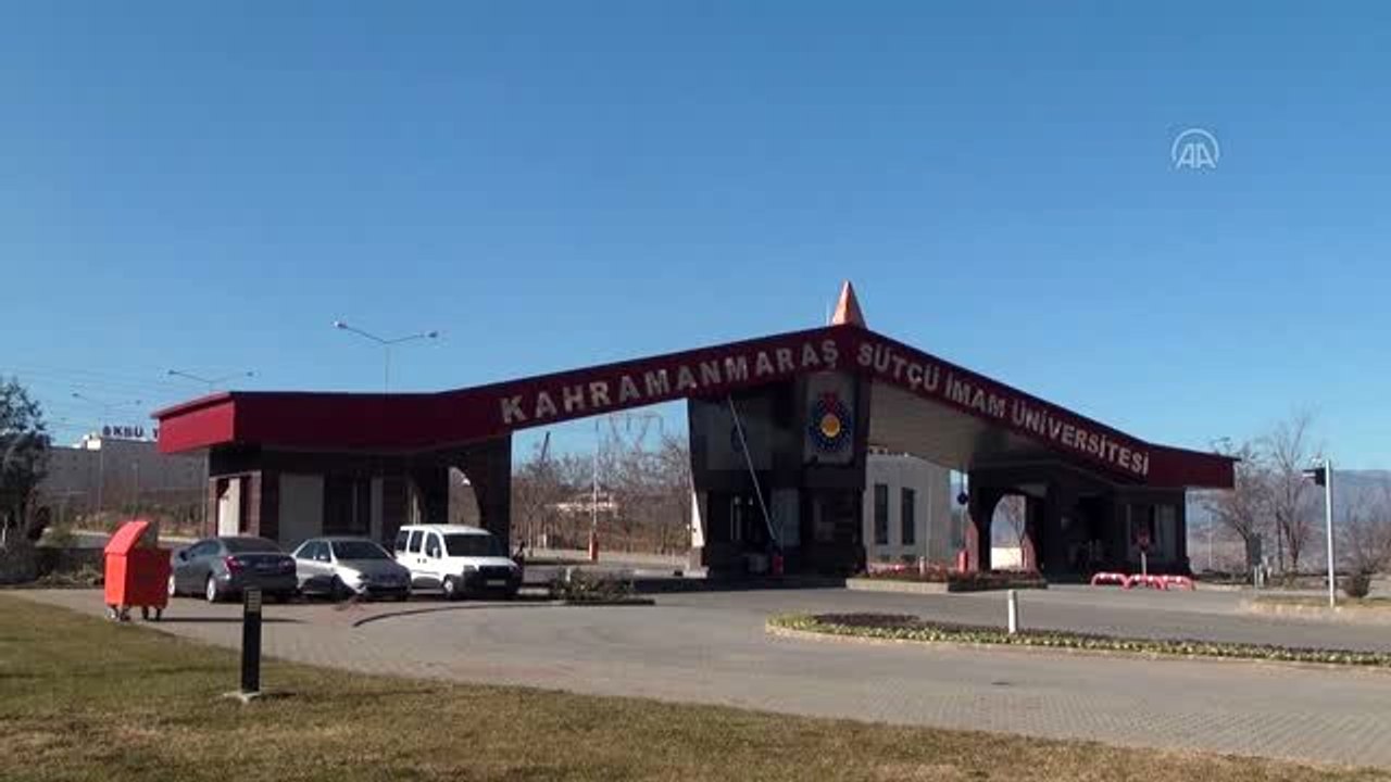Koronavirüsü yenen çocuk alkışlarla hastaneden taburcu edildi