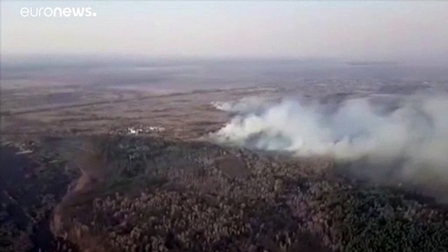 Chernobyl: incendio intorno alla centrale nucleare non ancora domato