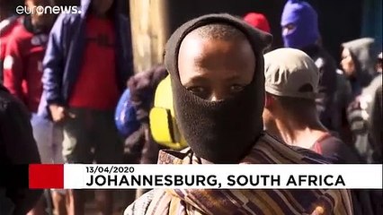 Food parcels given to those unable to work amid Johannesburg lockdown