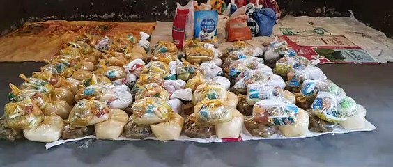 प्रमुख समाजसेवी फारूक ने किया ग़रीब परिवारों को राशन वितरित